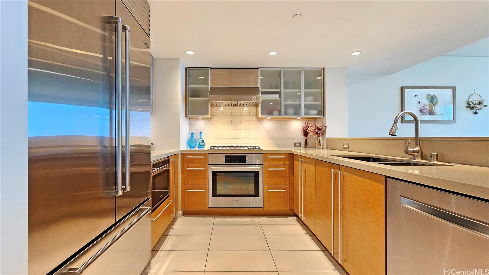 Koolani condo # 3702, Honolulu, Hawaii - photo 6 of 25