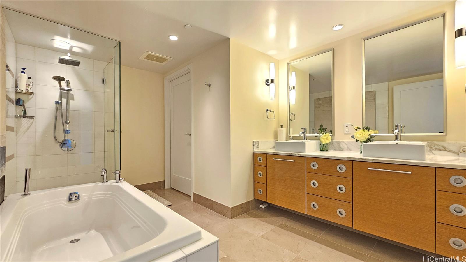 Koolani condo # 3702, Honolulu, Hawaii - photo 10 of 25