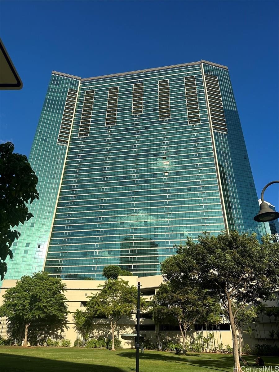 Koolani condo # 3707, Honolulu, Hawaii - photo 19 of 20