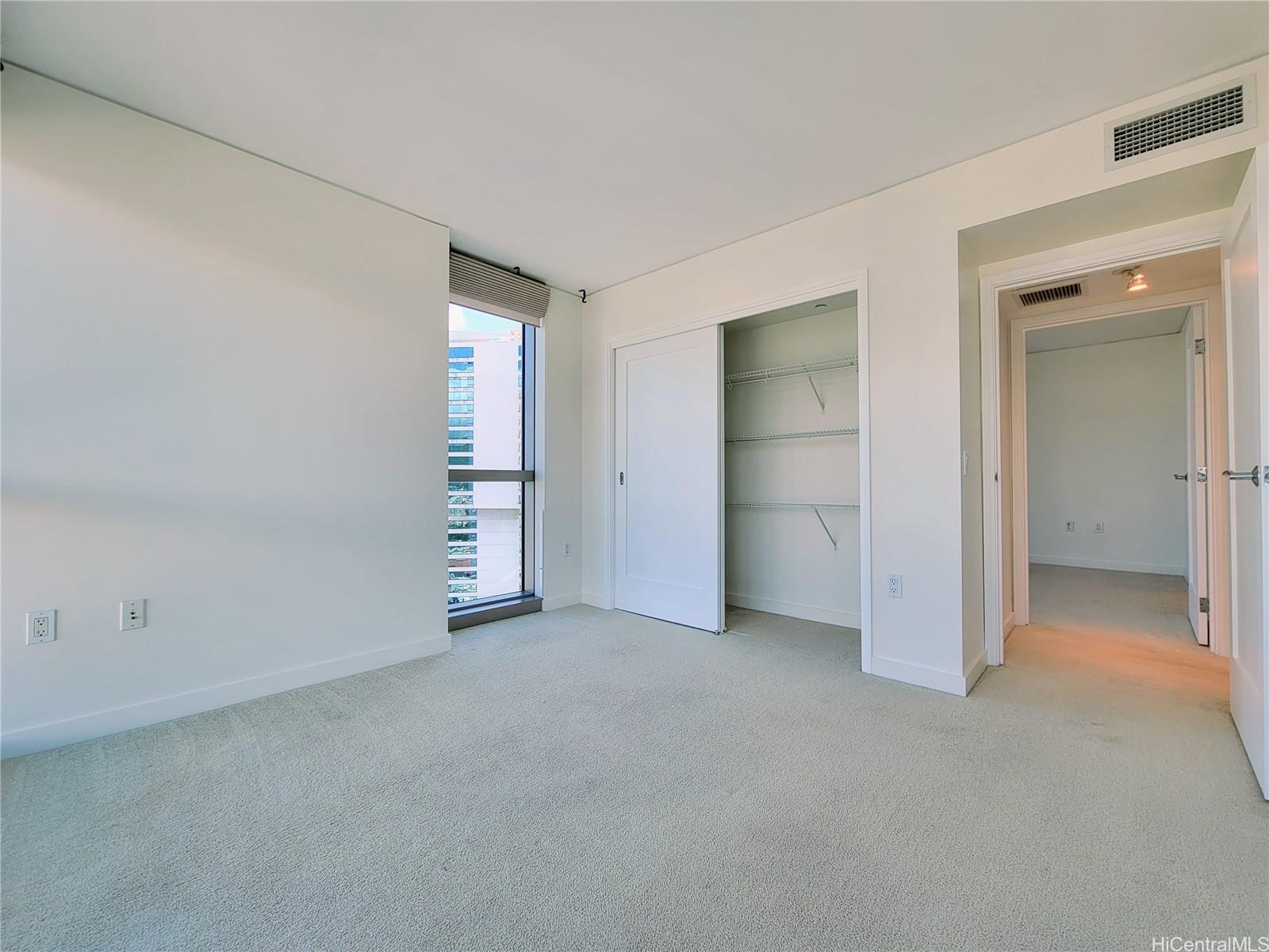 1177 Queen St Honolulu - Rental - photo 4 of 11