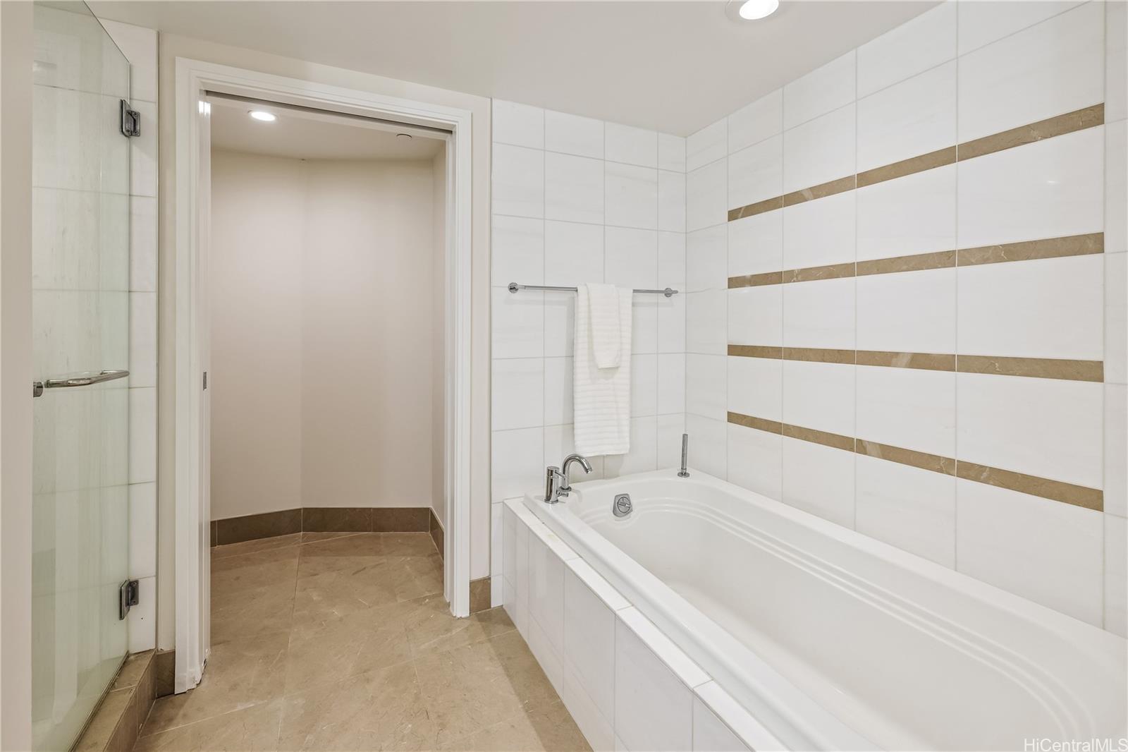 Koolani condo # 4306, Honolulu, Hawaii - photo 10 of 23