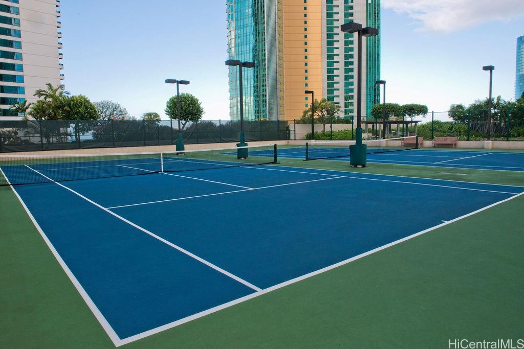 Koolani condo # 806, Honolulu, Hawaii - photo 23 of 25