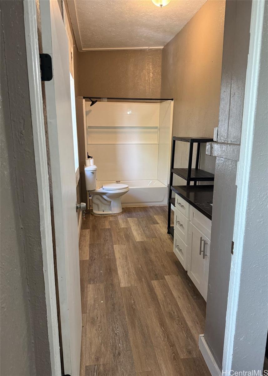 1178 N King St Honolulu Oahu commercial real estate photo14 of 15