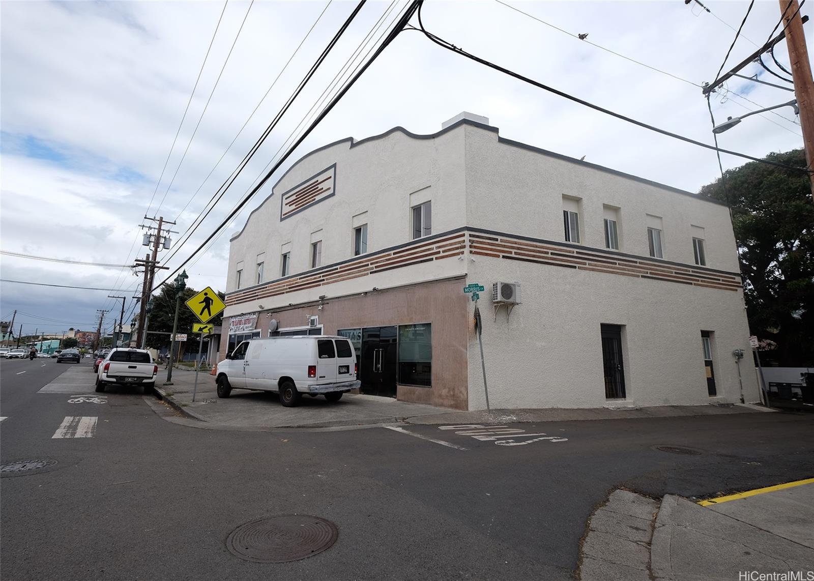 1178 N King St Honolulu Oahu commercial real estate photo3 of 15