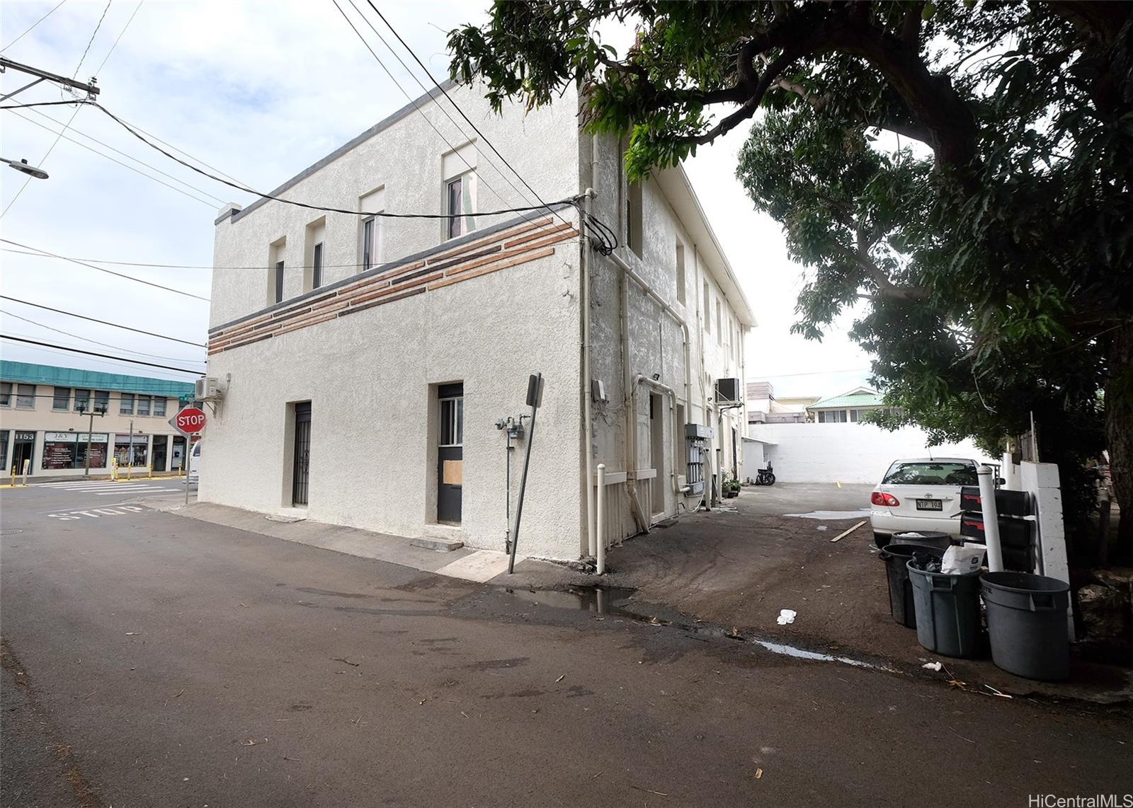 1178 N King St Honolulu Oahu commercial real estate photo4 of 15