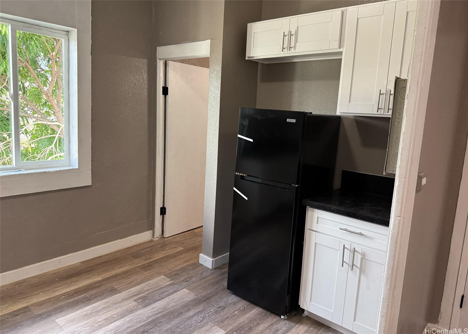 1178 N King St Honolulu Oahu commercial real estate photo10 of 15