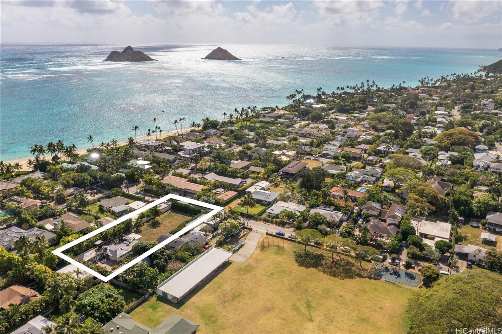 118  Kaiolena Drive Lanikai, Kailua home - photo 3 of 18