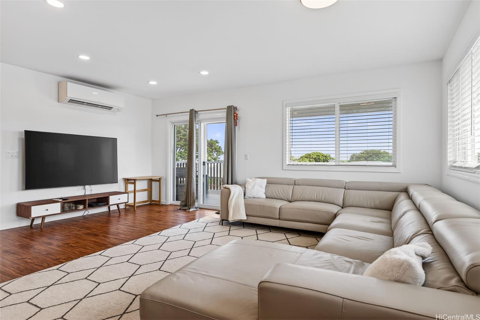 1184  Palekaiko Street Pearl City-upper, PearlCity home - photo 3 of 25