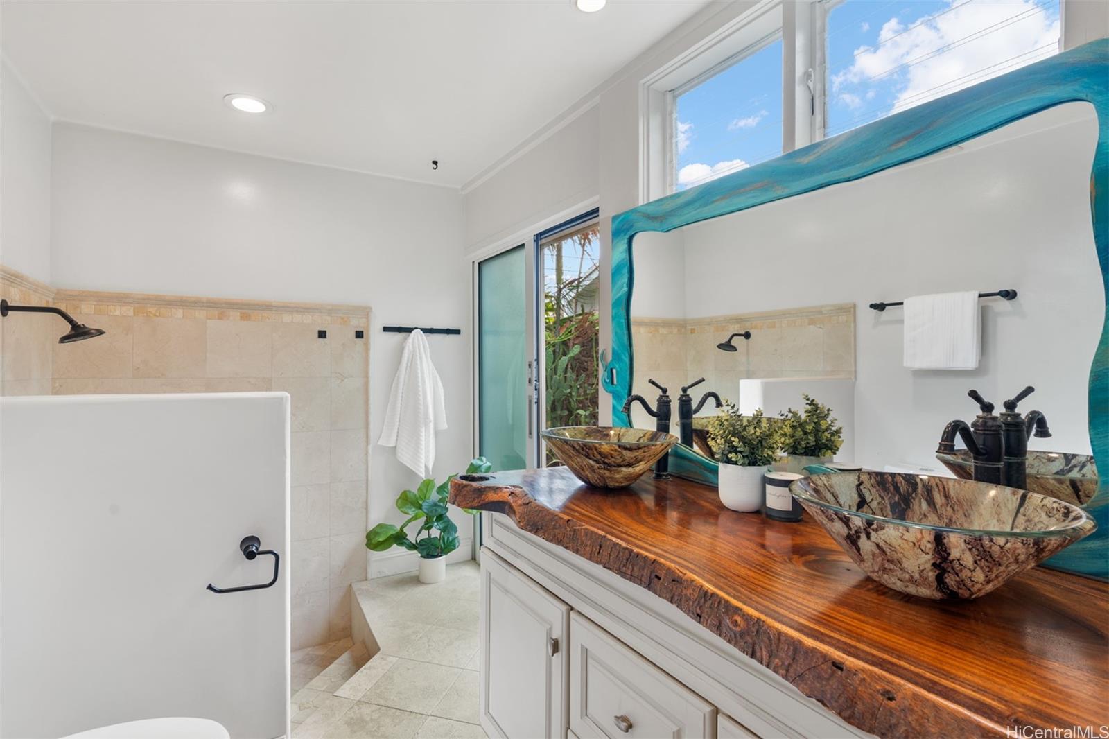 1185  Kahili Street Enchanted Lake, Kailua home - photo 18 of 25