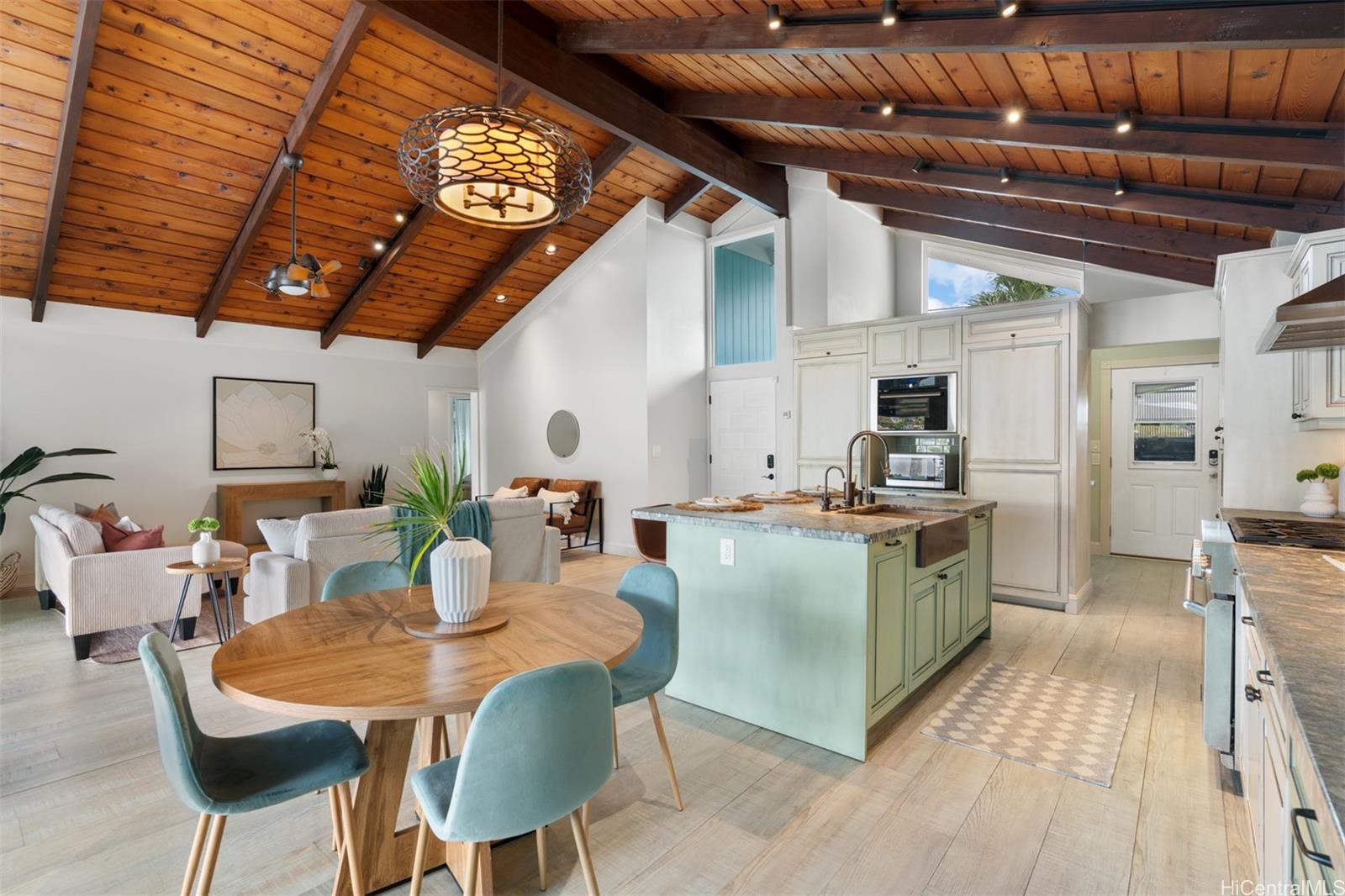 1185  Kahili Street Enchanted Lake, Kailua home - photo 3 of 25