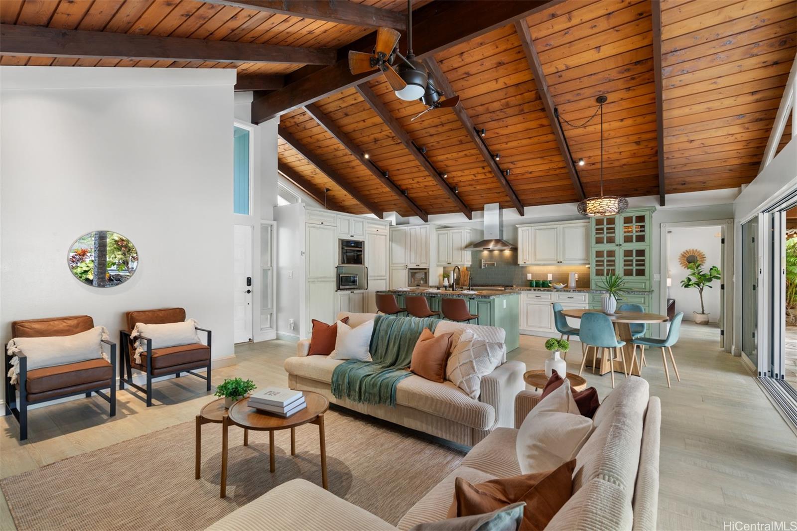 1185  Kahili Street Enchanted Lake, Kailua home - photo 4 of 25