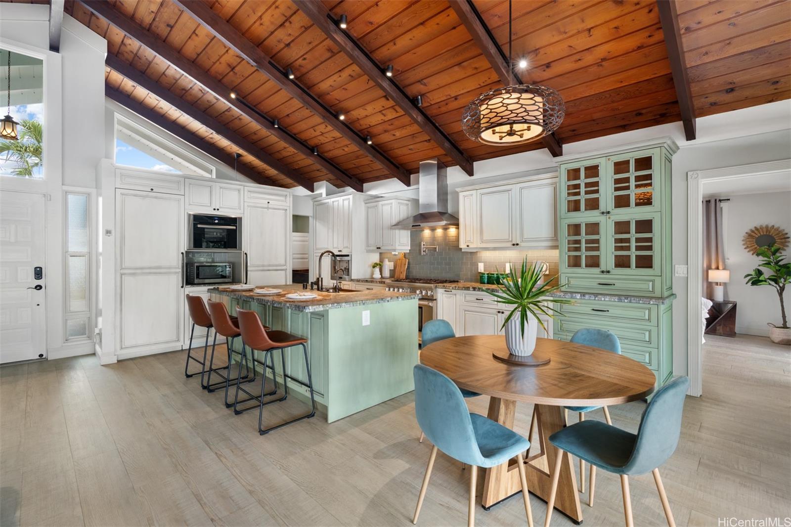 1185  Kahili Street Enchanted Lake, Kailua home - photo 6 of 25