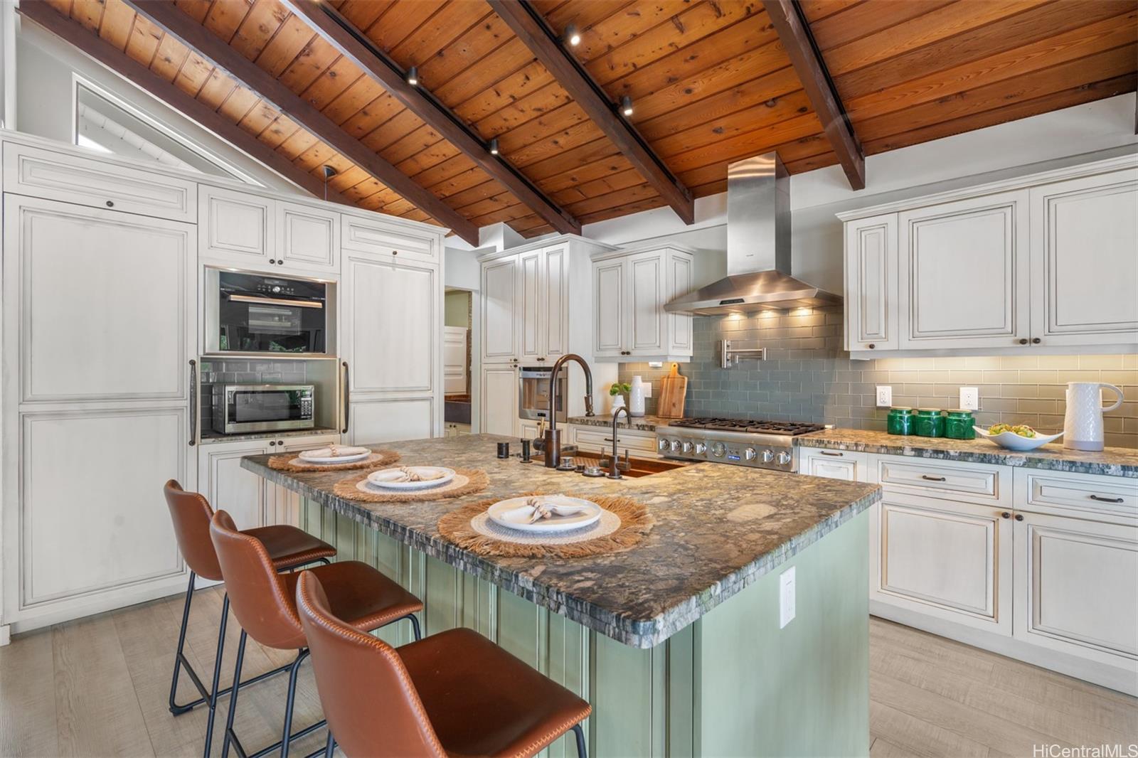 1185  Kahili Street Enchanted Lake, Kailua home - photo 7 of 25