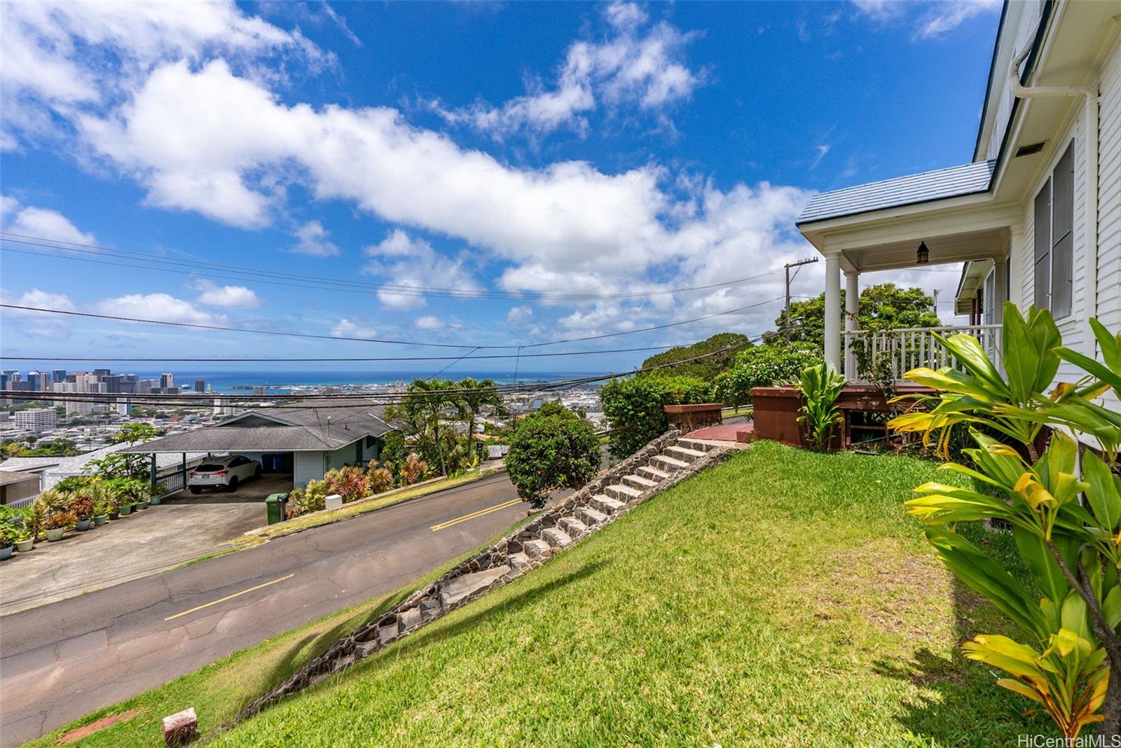 1186  Alewa Drive Alewa Heights, Honolulu home - photo 21 of 25