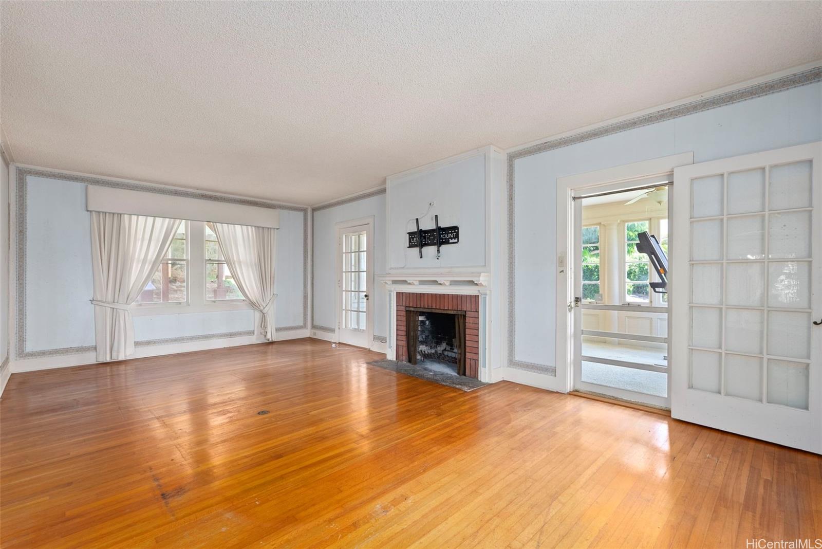 1186  Alewa Drive Alewa Heights, Honolulu home - photo 8 of 25