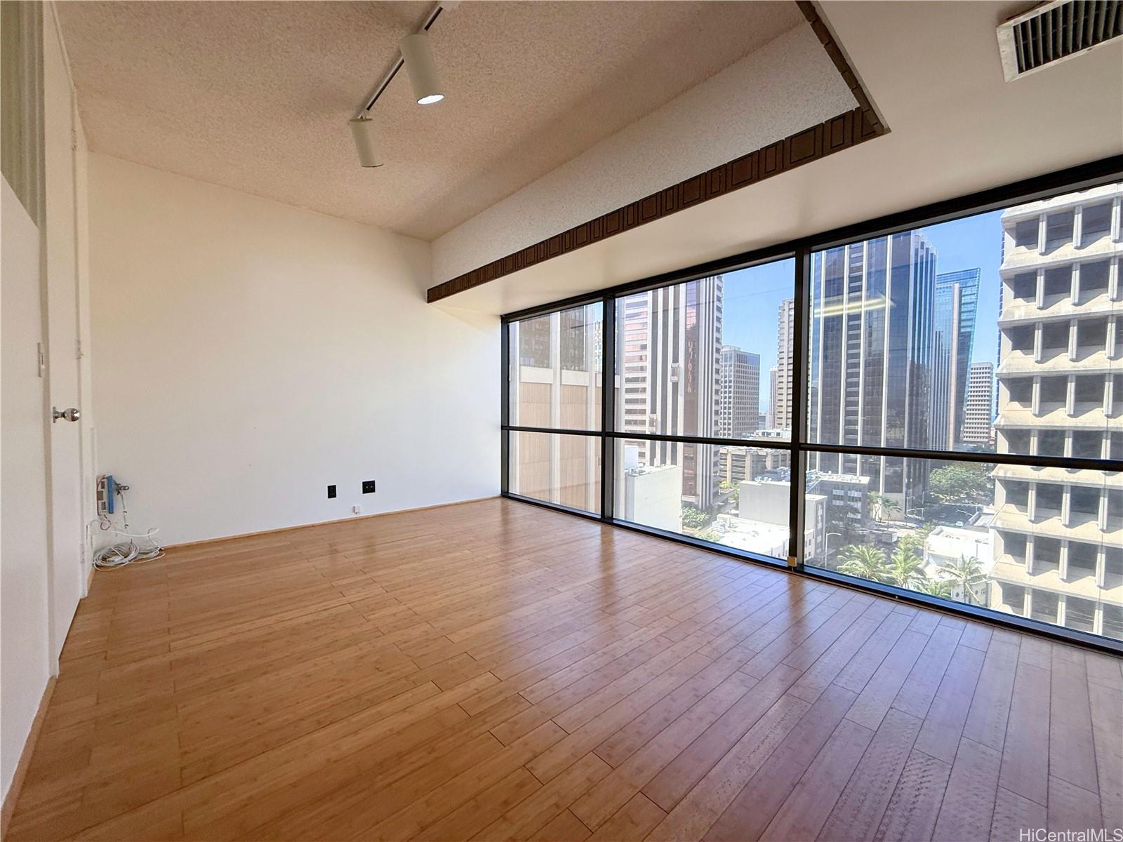 Century Square condo # 1301, Honolulu, Hawaii - photo 15 of 18