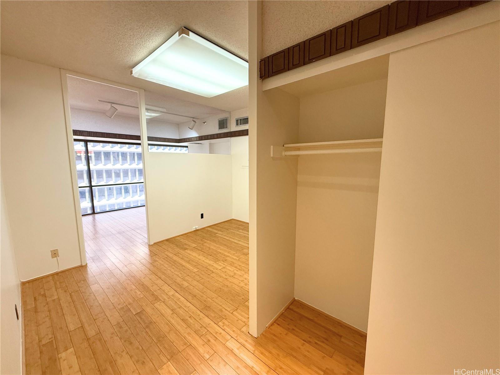 Century Square condo # 1301, Honolulu, Hawaii - photo 5 of 18