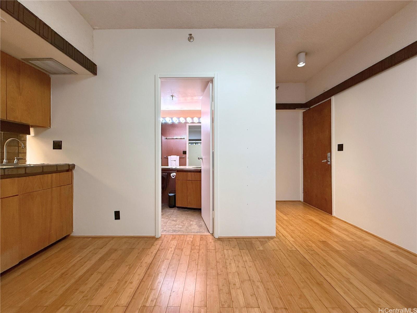 Century Square condo # 1301, Honolulu, Hawaii - photo 6 of 18