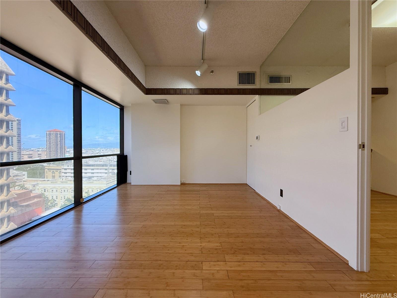Century Square condo # 1301, Honolulu, Hawaii - photo 10 of 18