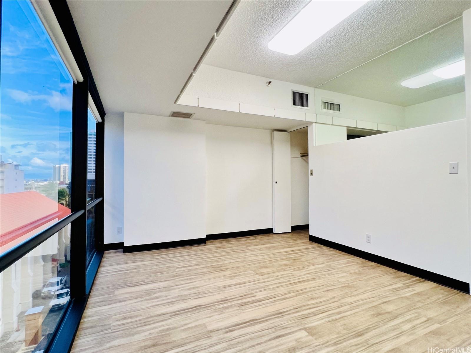 Century Square condo # 601, Honolulu, Hawaii - photo 3 of 11