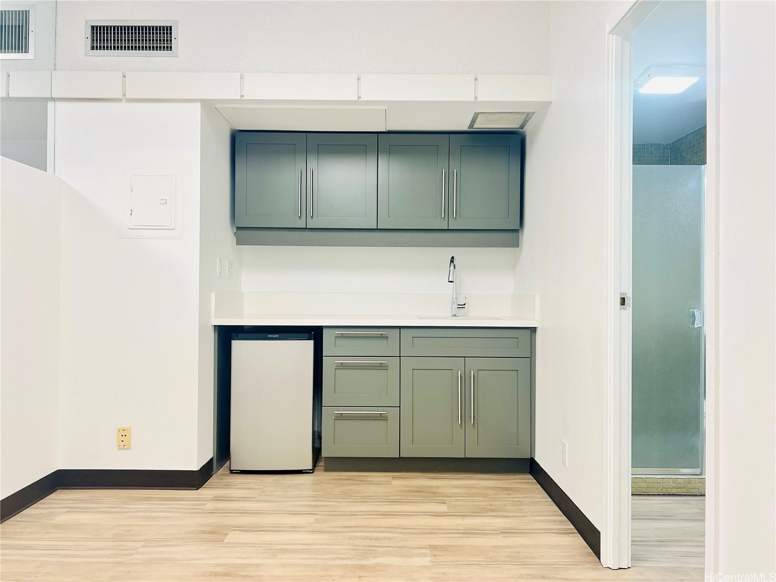 Century Square condo # 601, Honolulu, Hawaii - photo 5 of 11