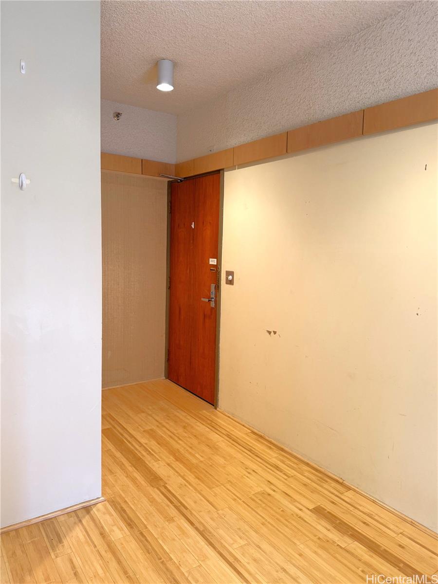 Century Square condo # 701, Honolulu, Hawaii - photo 5 of 12