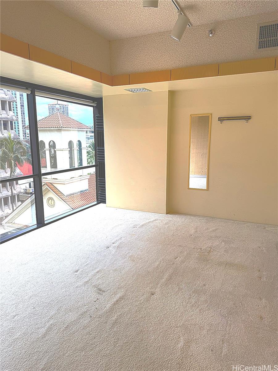 Century Square condo # 701, Honolulu, Hawaii - photo 6 of 12