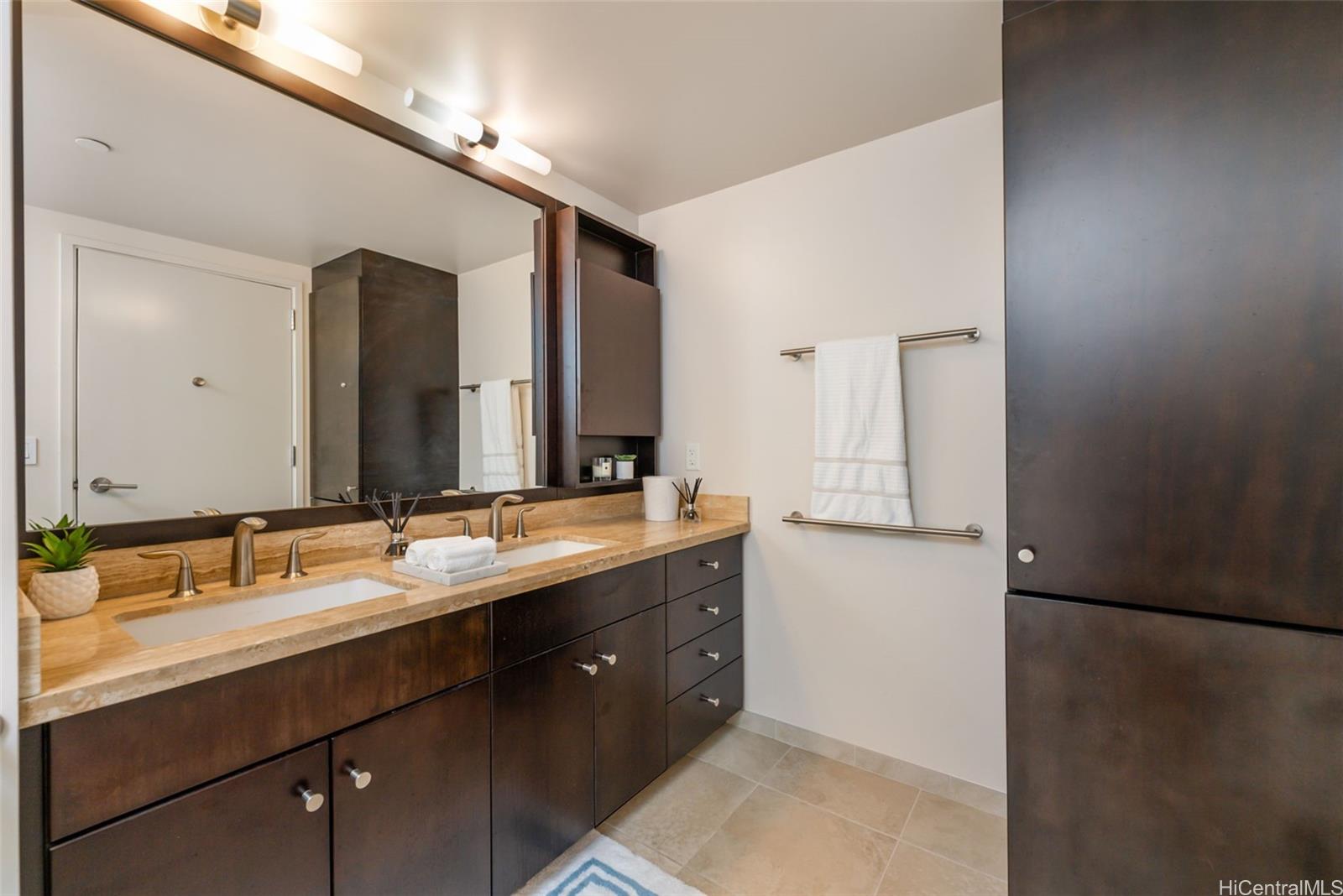 Waihonua condo # 1605, Honolulu, Hawaii - photo 11 of 25