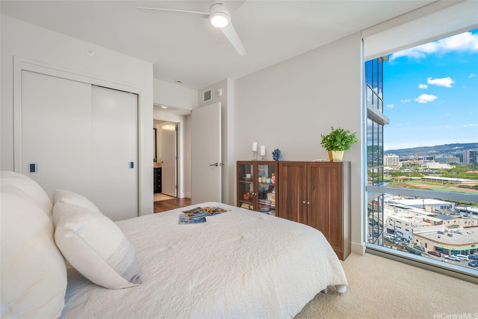 Waihonua condo # 1605, Honolulu, Hawaii - photo 9 of 25