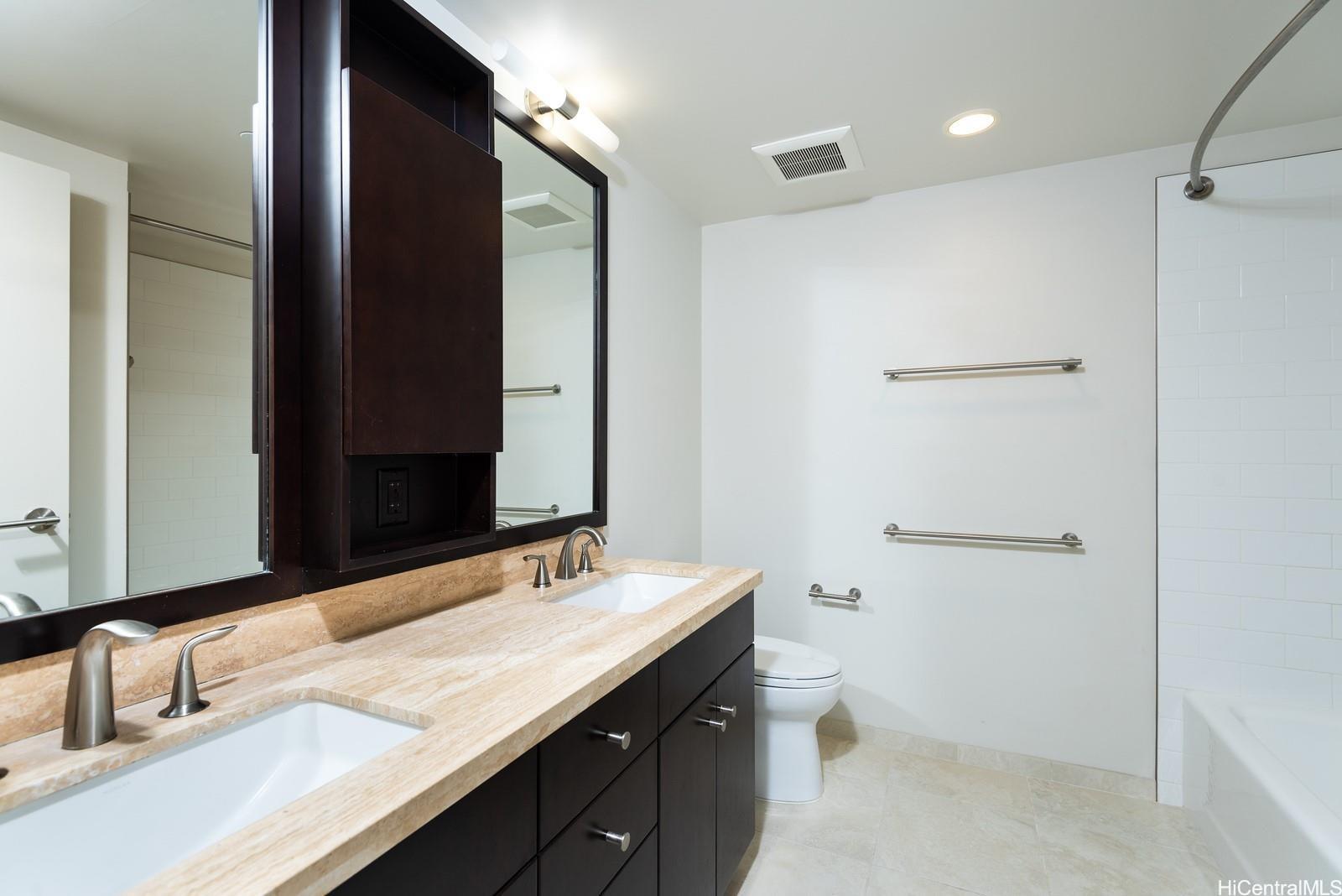 Waihonua condo # 2004, Honolulu, Hawaii - photo 11 of 25