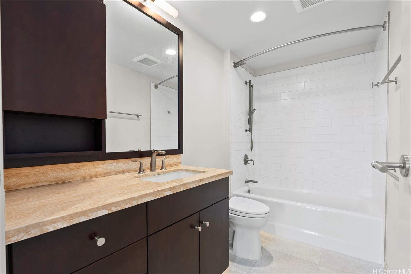 Waihonua condo # 2308, Honolulu, Hawaii - photo 9 of 19