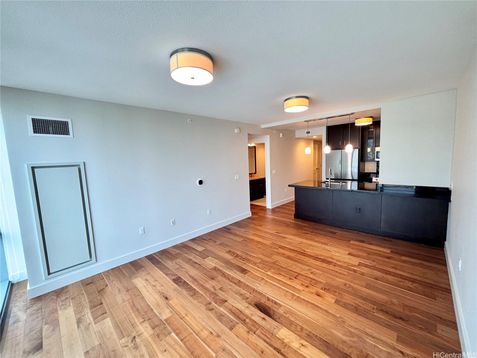 1189 Waimanu St Honolulu - Rental - photo 3 of 7