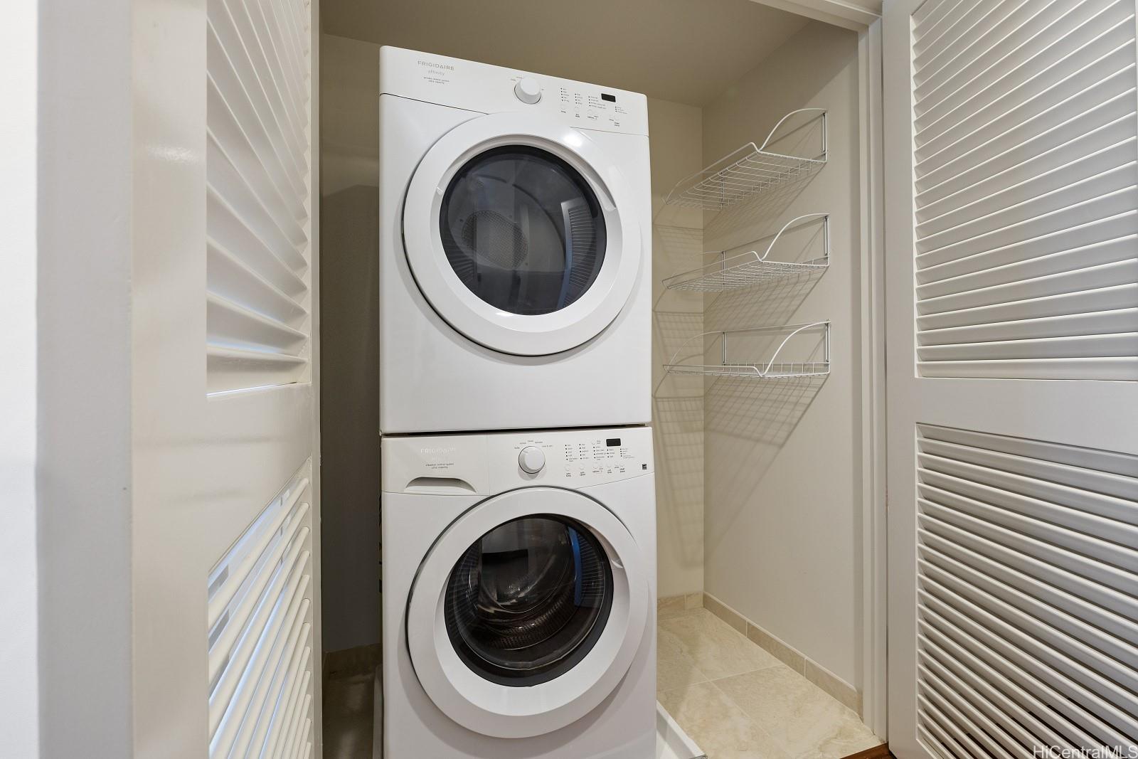 Waihonua condo # 2408, Honolulu, Hawaii - photo 13 of 25