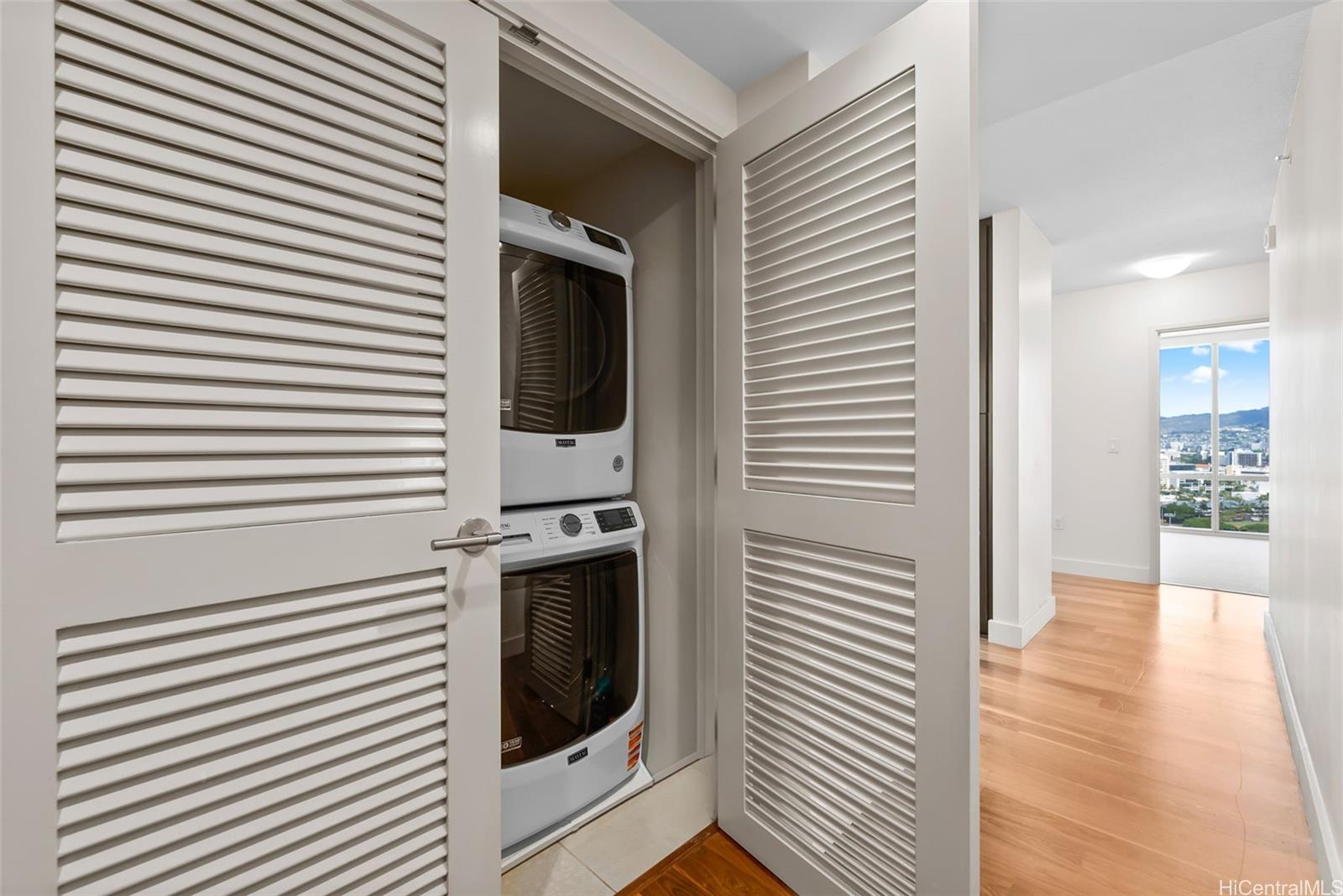 Waihonua condo # 2409, Honolulu, Hawaii - photo 15 of 24