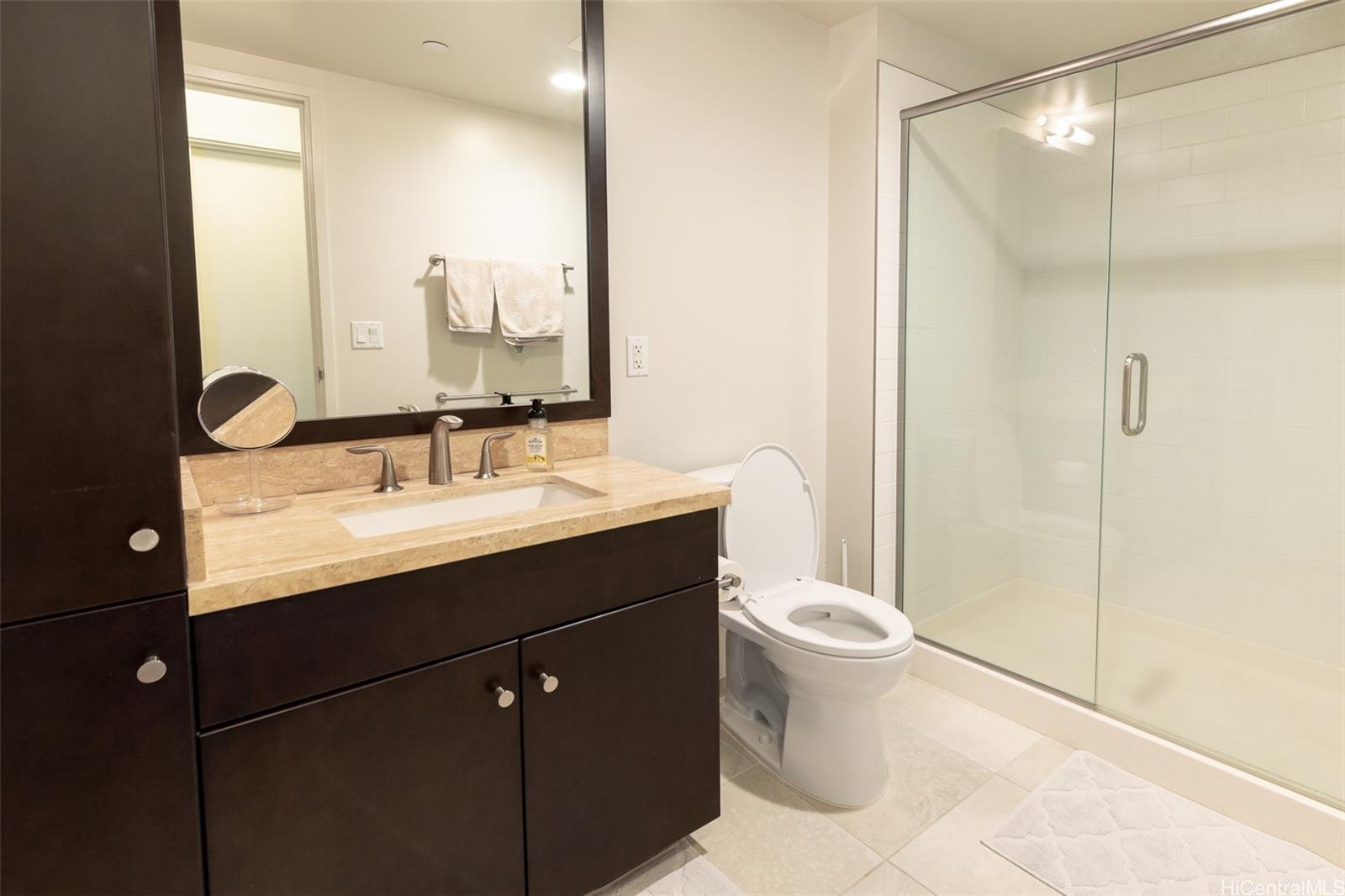 Waihonua condo # 2704, Honolulu, Hawaii - photo 10 of 15