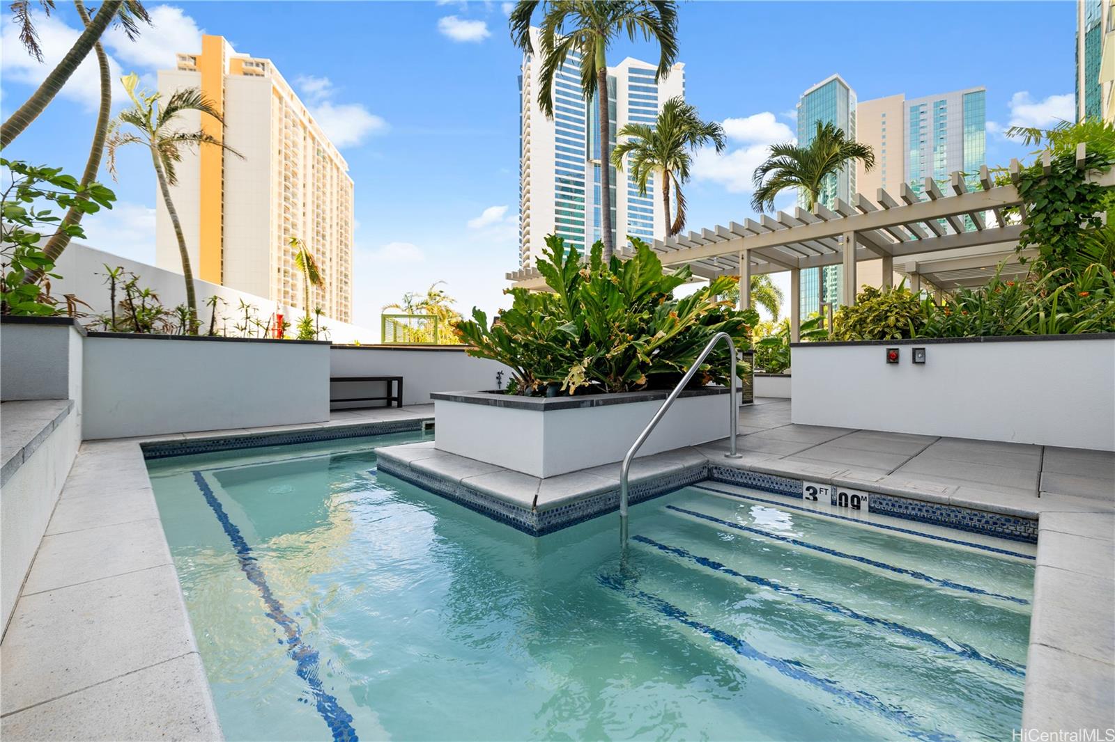 1189 Waimanu St Honolulu - Rental - photo 17 of 23