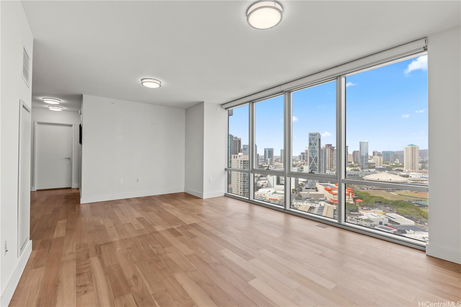 1189 Waimanu St Honolulu - Rental - photo 7 of 23