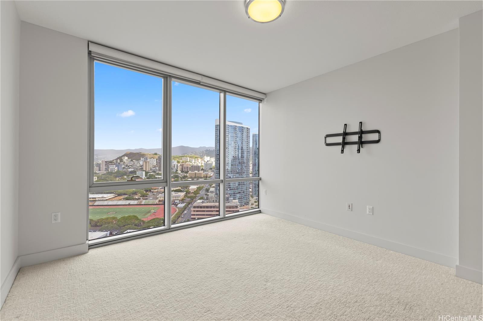 1189 Waimanu St Honolulu - Rental - photo 8 of 23