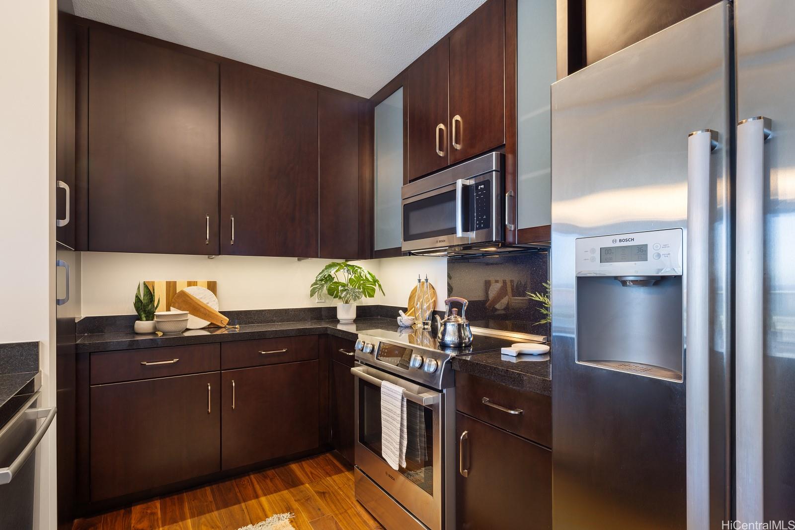 Waihonua condo # 3703, Honolulu, Hawaii - photo 6 of 25