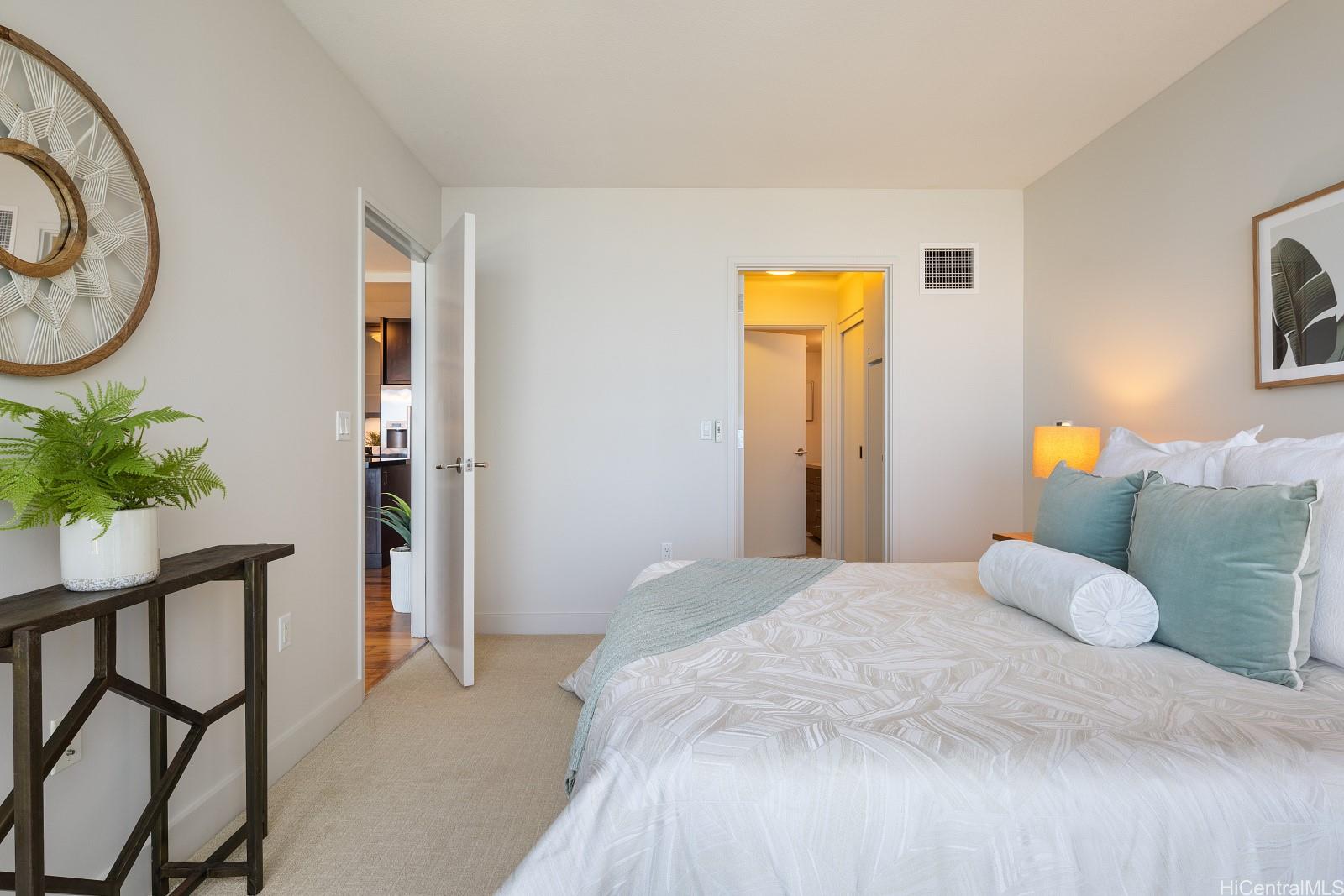 Waihonua condo # 3703, Honolulu, Hawaii - photo 10 of 25