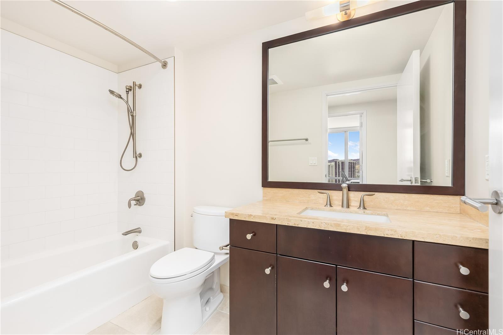 Waihonua condo # 3905, Honolulu, Hawaii - photo 12 of 25