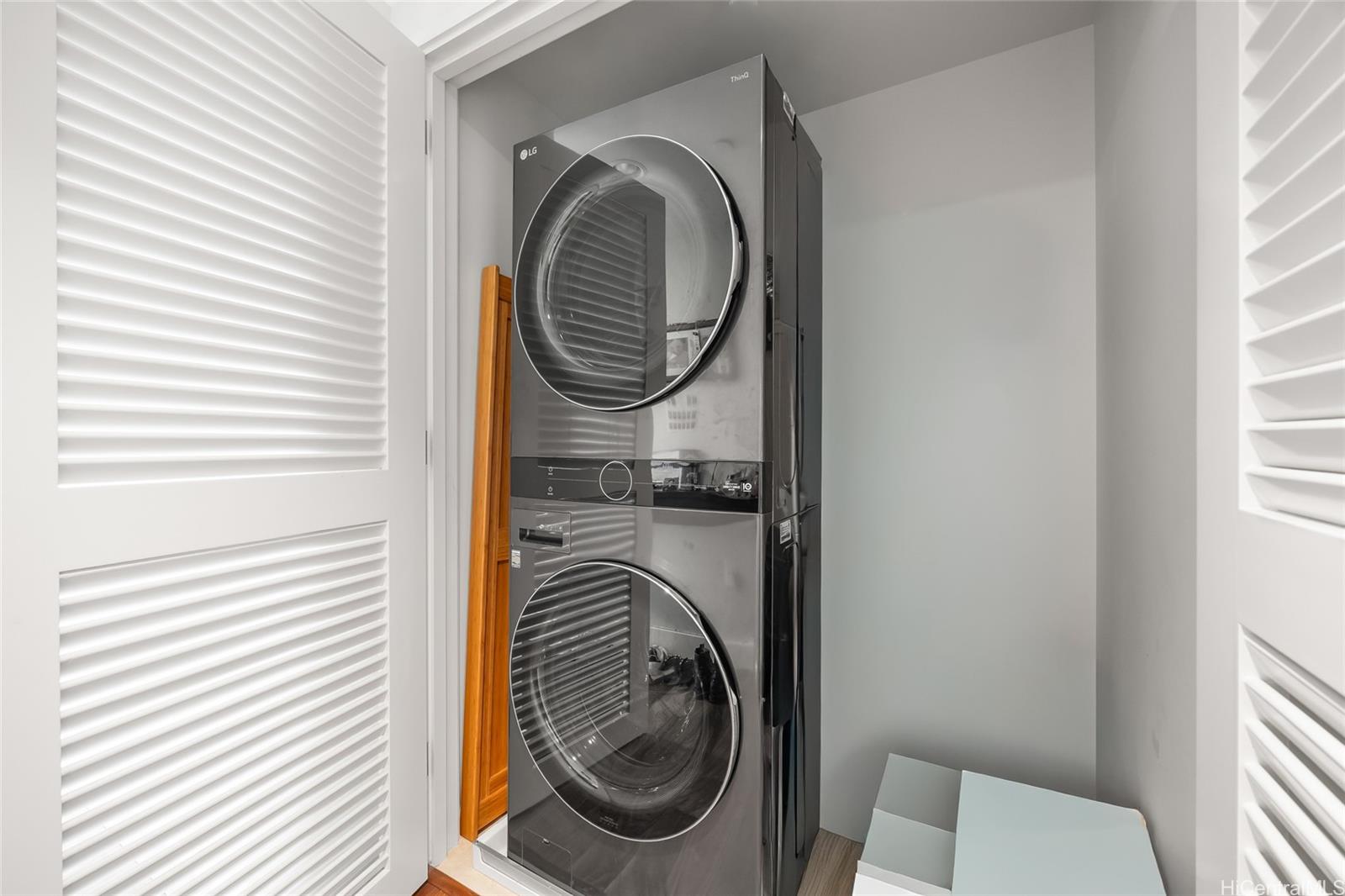 Waihonua condo # 4008, Honolulu, Hawaii - photo 8 of 18