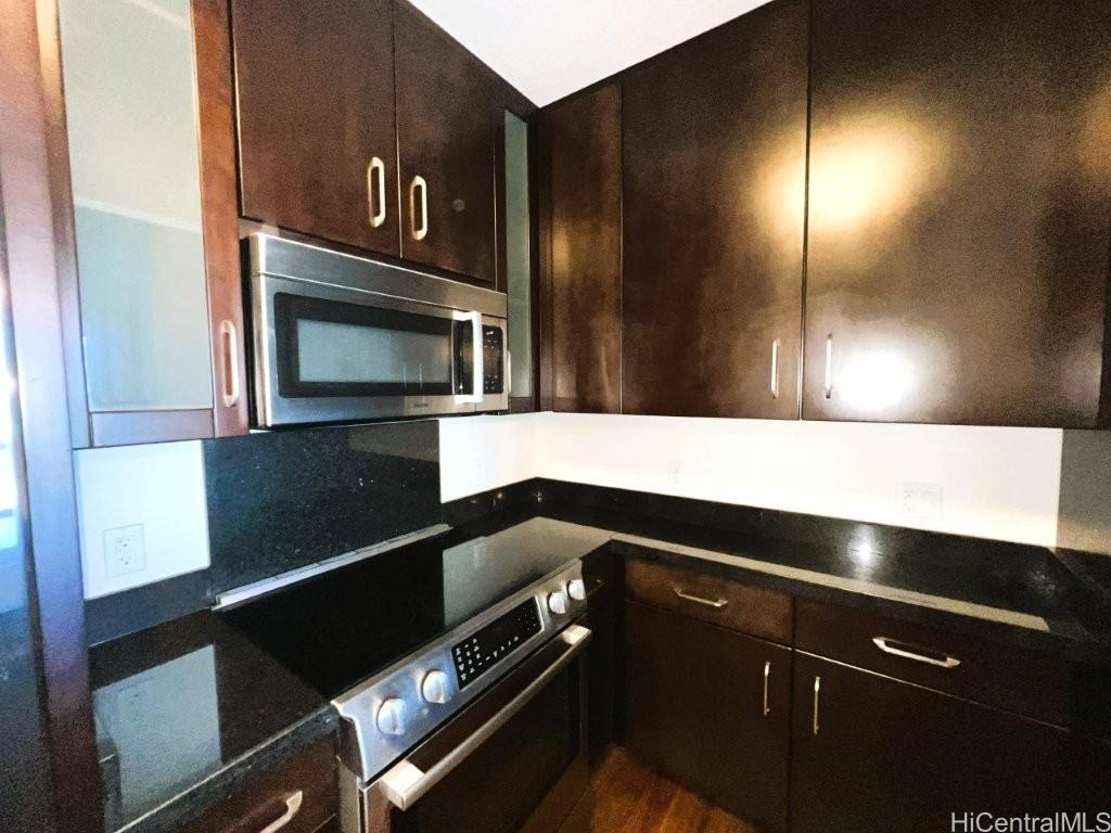 1189 Waimanu Street Honolulu - Rental - photo 3 of 18