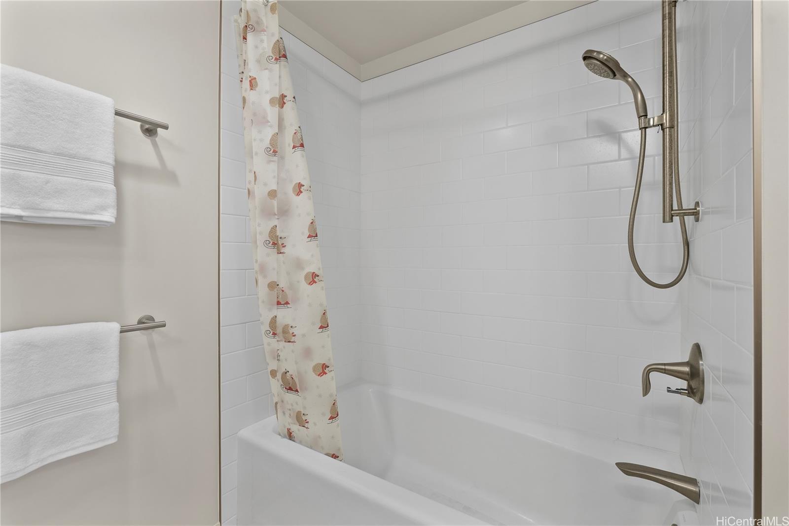 Waihonua condo # 704, Honolulu, Hawaii - photo 12 of 25