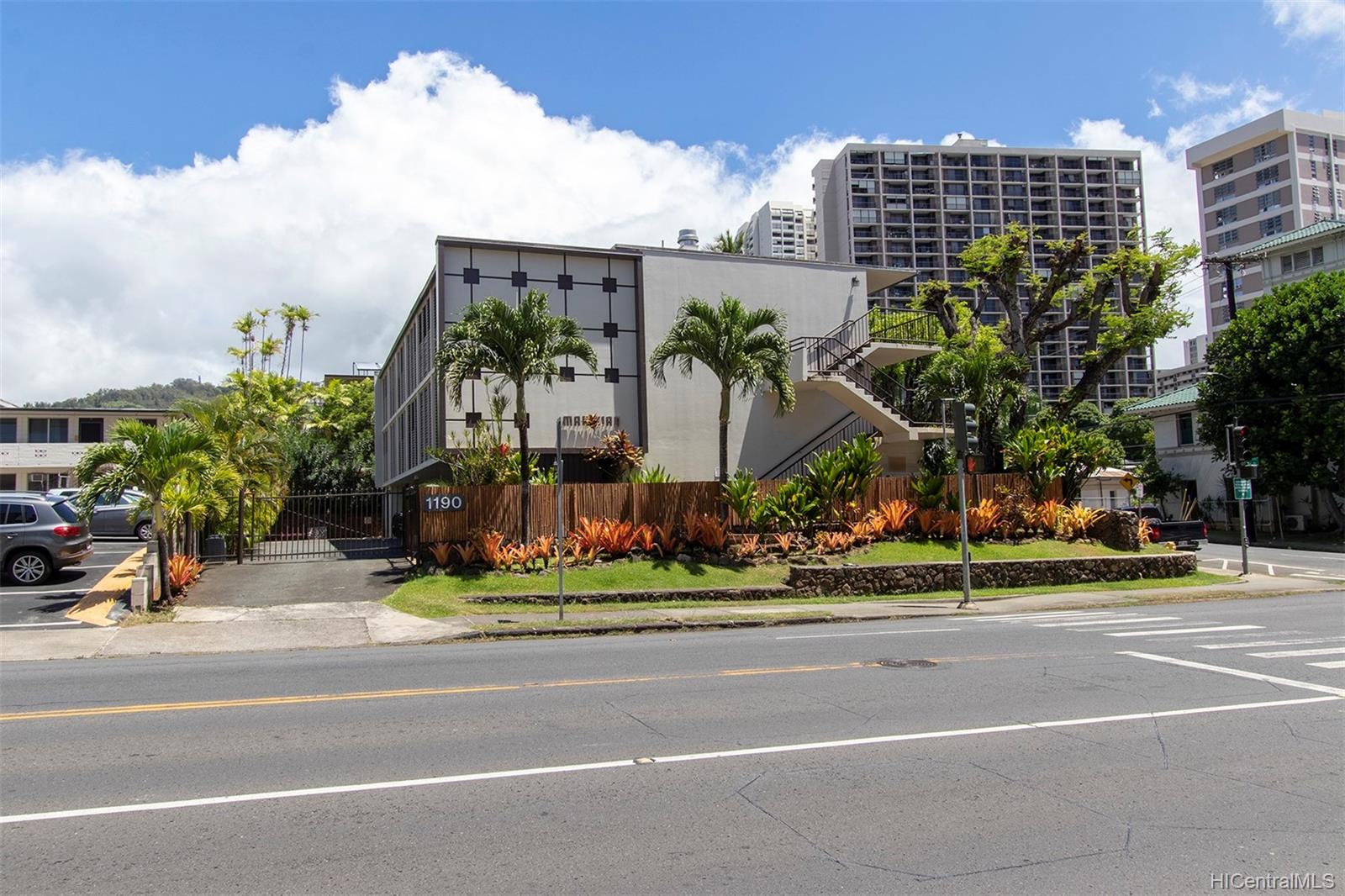 Makikian A103, 1190 Wilder Ave, Honolulu Makiki condo Sold