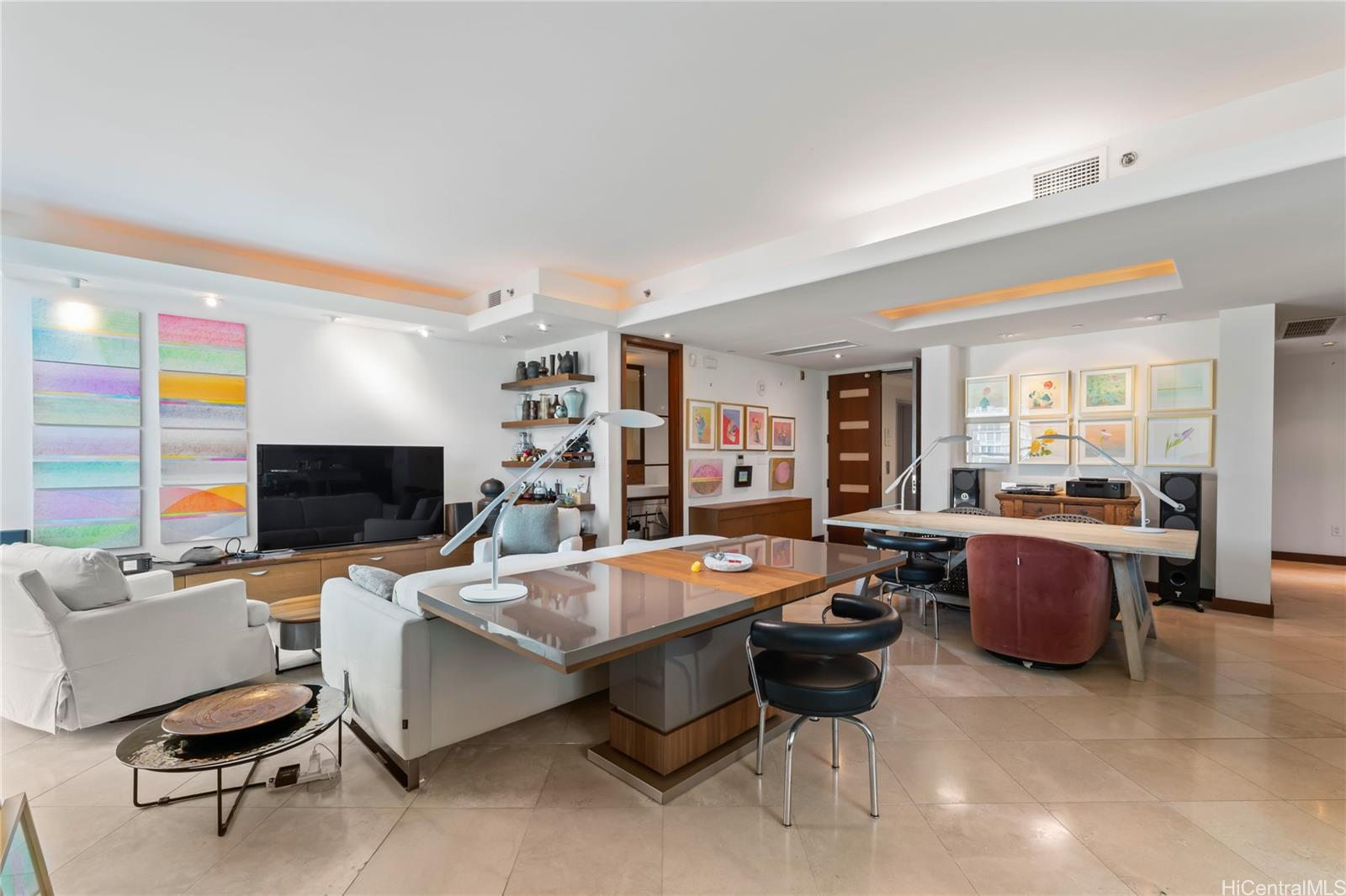 The Pinnacle Honolulu condo # 12B, Honolulu, Hawaii - photo 2 of 25