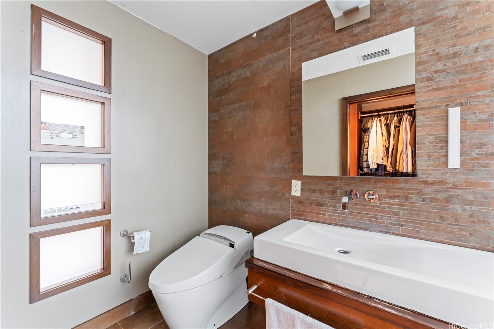 The Pinnacle Honolulu condo # 12B, Honolulu, Hawaii - photo 12 of 25