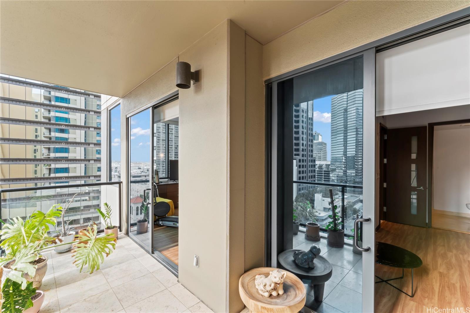 The Pinnacle Honolulu condo # 12B, Honolulu, Hawaii - photo 15 of 25