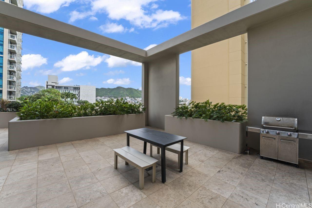 The Pinnacle Honolulu condo # 12B, Honolulu, Hawaii - photo 21 of 25