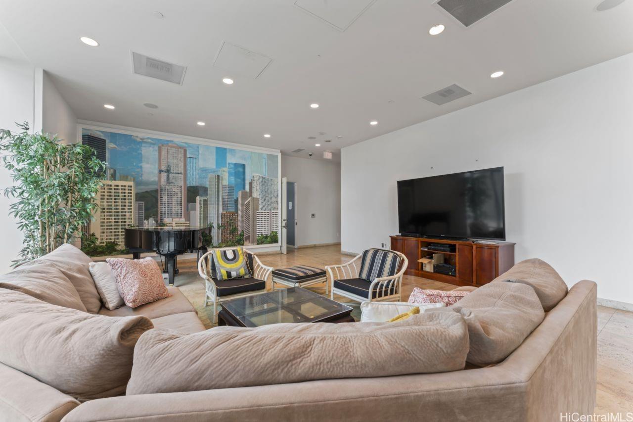 The Pinnacle Honolulu condo # 12B, Honolulu, Hawaii - photo 24 of 25